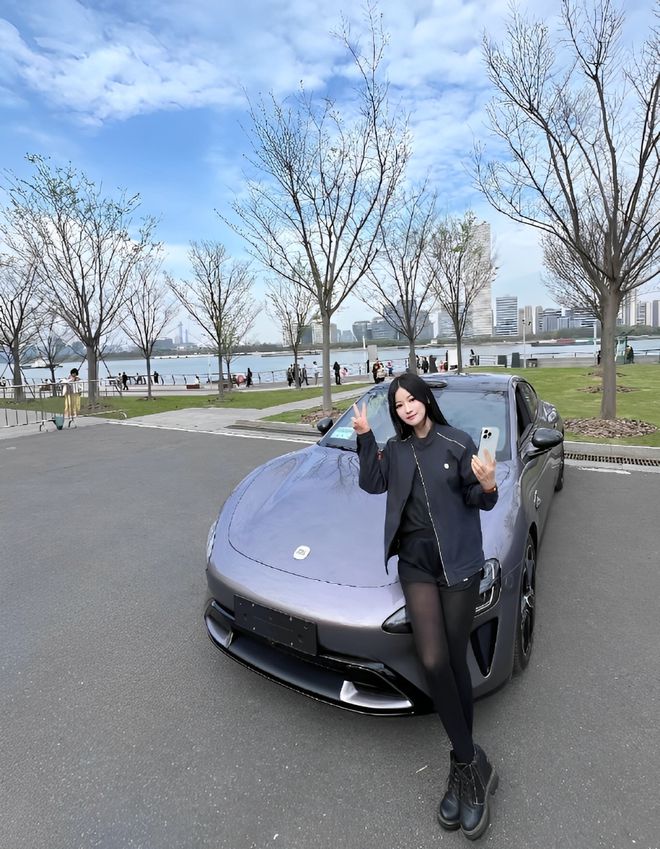女车主质量都这么高的吗？仙女也就长这样吧mg不朽情缘游戏网站登录小米SU7的美(图7)