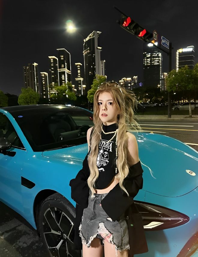 女车主质量都这么高的吗？仙女也就长这样吧mg不朽情缘游戏网站登录小米SU7的美(图10)